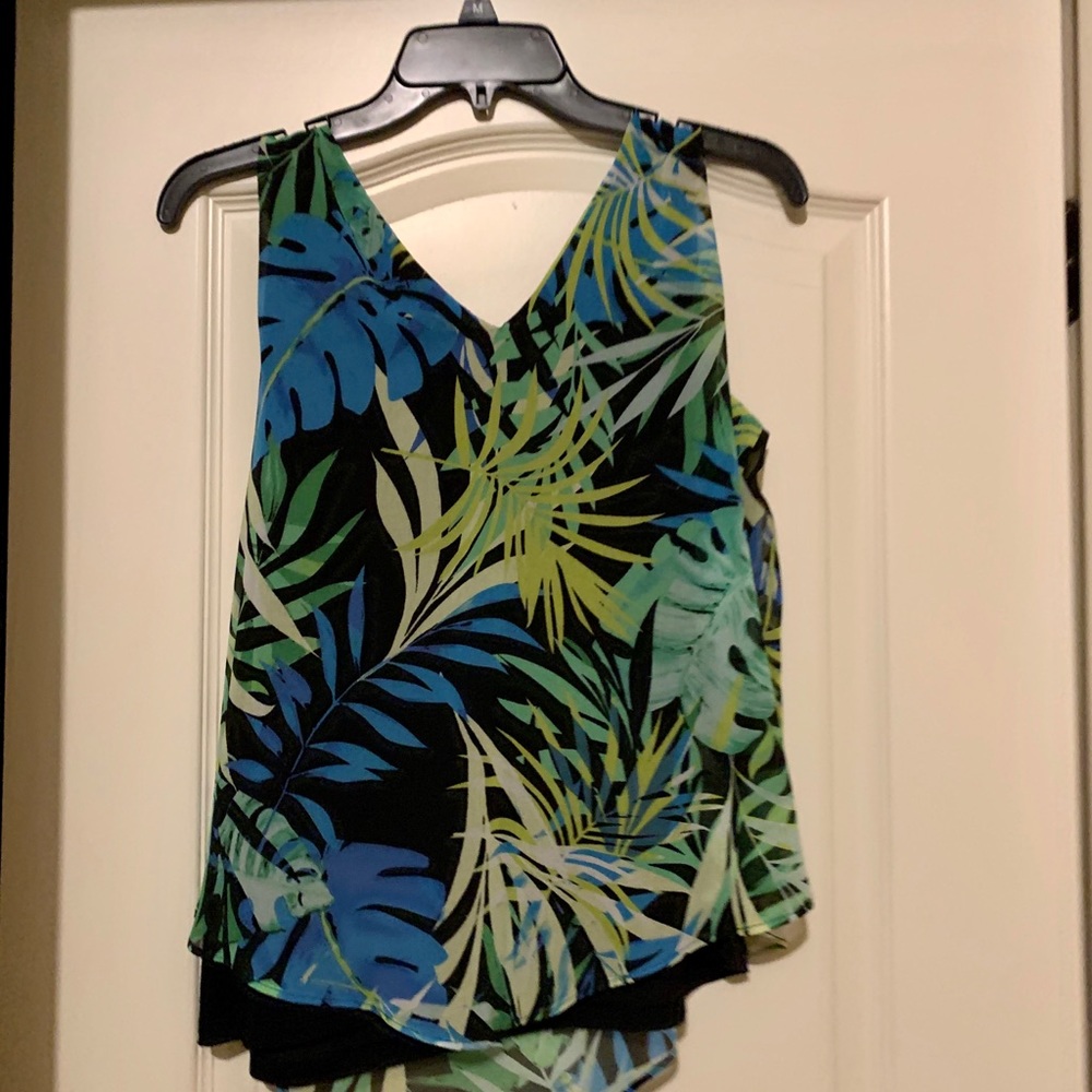 Asymmetrical, floral print top & tassel necklace S - Picture 8 of 9